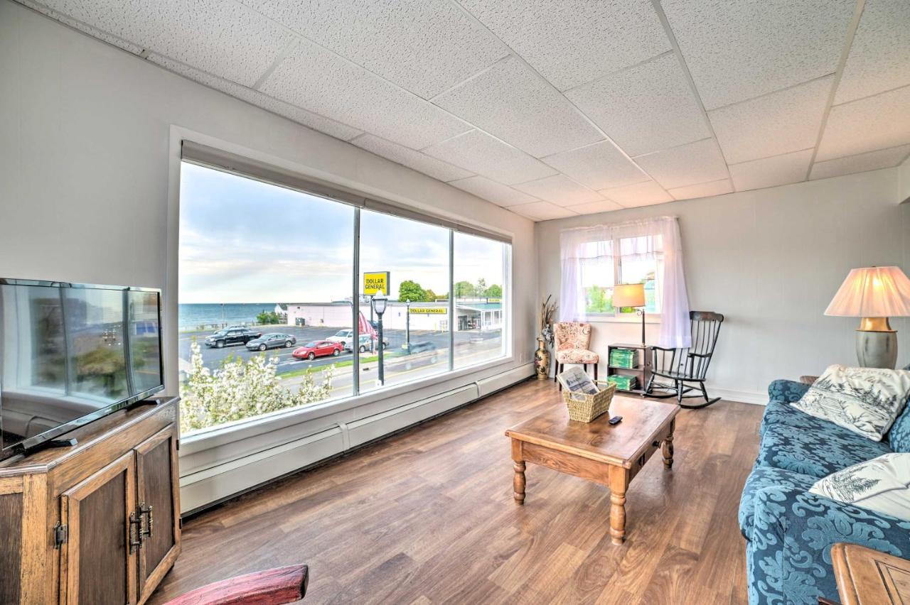 Walkable St Ignace Condo With Lake Huron Views Saint Ignace Exterior photo